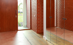 Custom Frameless Screens