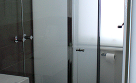 Semi-Frameless Hinged Door Screens